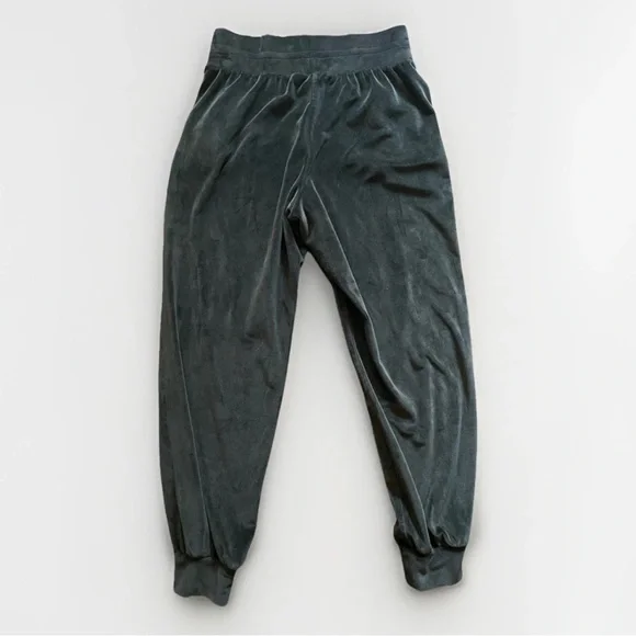 Victoria’s Secret Black Velour High Rise Jogger size Small plush soft V Logo - Picture 3 of 4